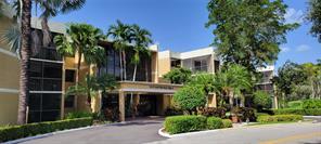 Foto del edificio - 16175 Golf Club Rd