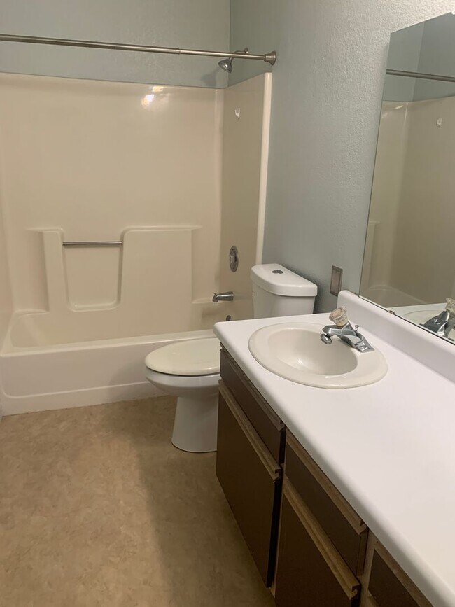 Building Photo - Gated Laughlin Condominium
