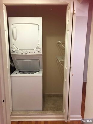 In-Unit Laundry - 520 Broad Ave