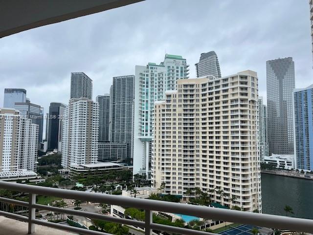 Foto principal - 808 Brickell Key Dr