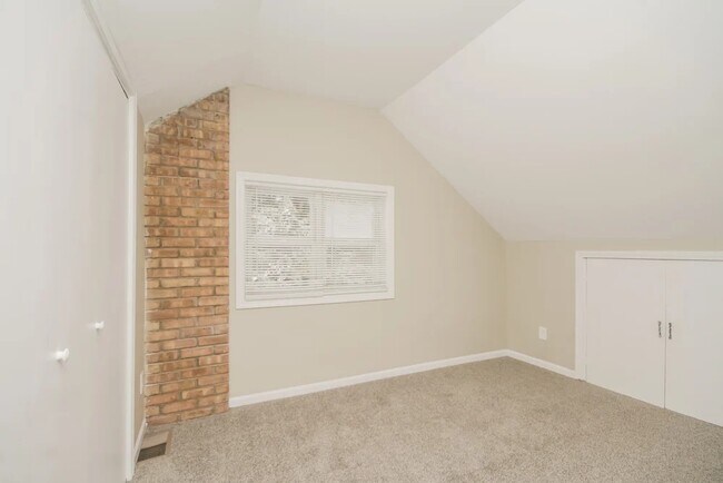 Foto del edificio - 5241 Lee St