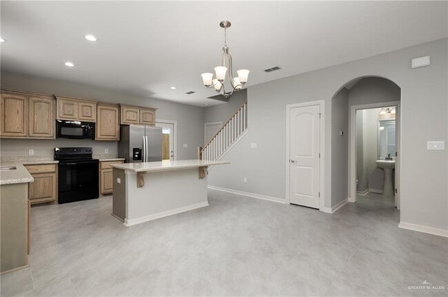 Building Photo - 1408 E Sonador Dr S
