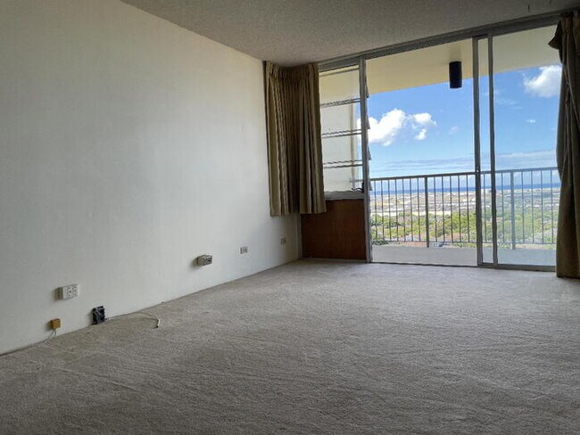 Foto del edificio - To register for the showing time below, no...
