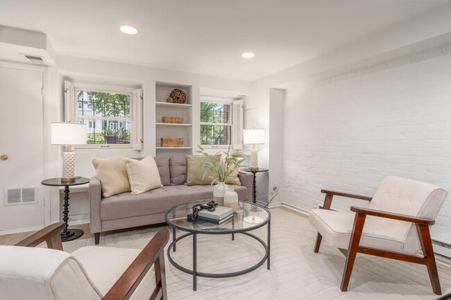 Photo - 1683 35th St NW House