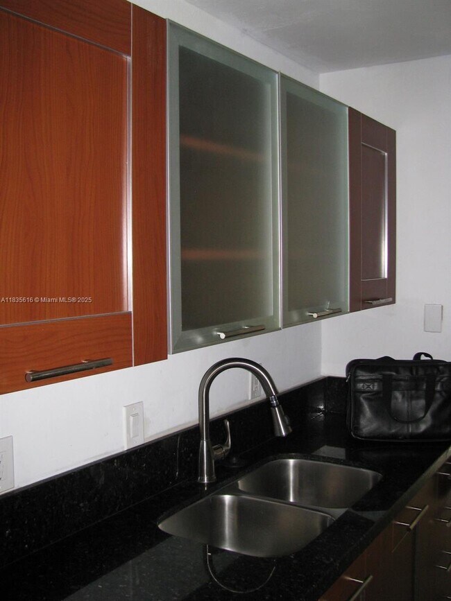 Foto del edificio - 8789 NW 39th St
