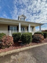 Building Photo - 98 Melrose Dr