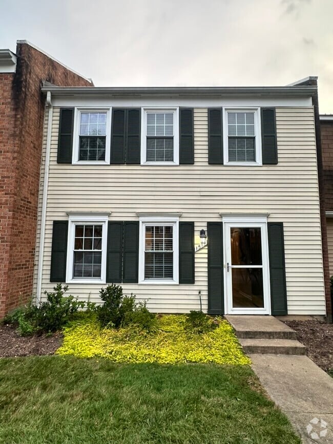 Building Photo - 1512 Skirmish Run Dr