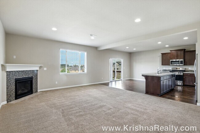 Foto del edificio - Beatufiul 6 Bedrm* 3.5 Bath Single Family ...