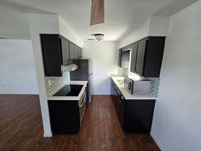Building Photo - Charming 2 bed 1 bath garage apartment in the heart of down town Orlando