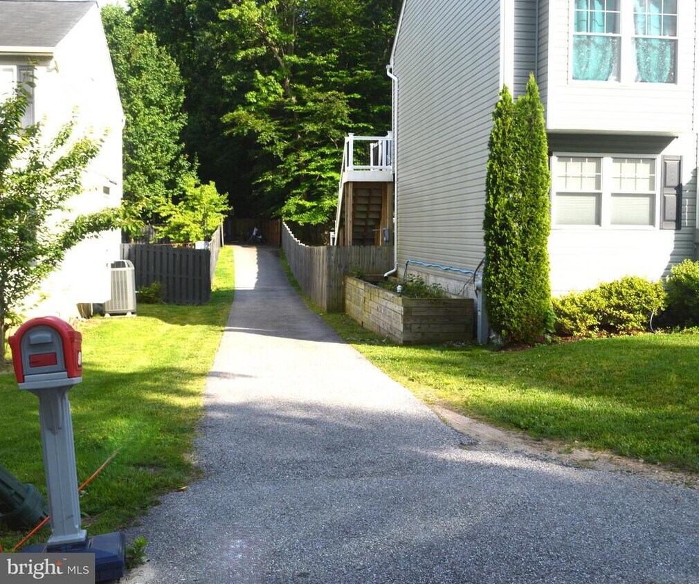 Foto del edificio - 3519 Oak Rd