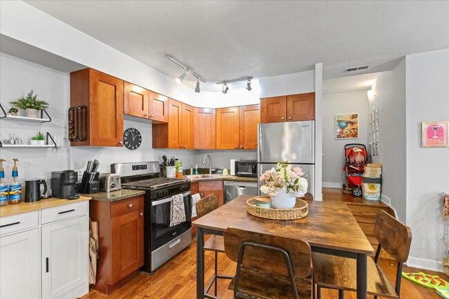 Building Photo - 2 bedroom in Chicago IL 60642