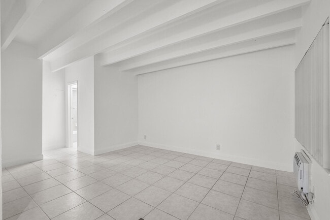 Foto del edificio - 330 NW 20th St