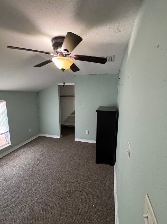 09846516-3 - 312 1/2 S Alabama Ave