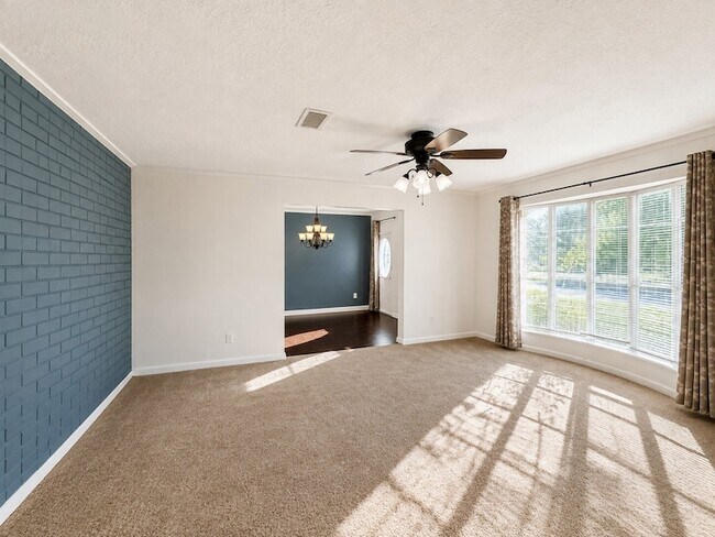 Foto del edificio - 4418 Saffron Ln