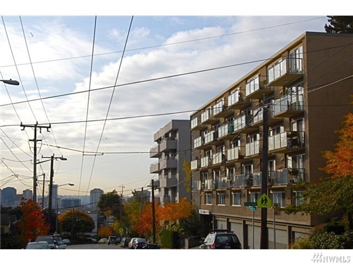 Foto principal - Stylish Lower Queen Anne 1-Bedroom Condo w...