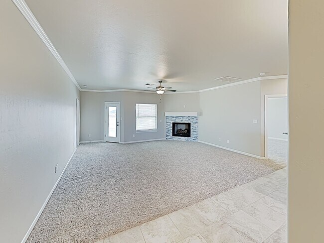 Foto del edificio - A Very Nice 4 Bedroom 2 Bath Home with 3 C...