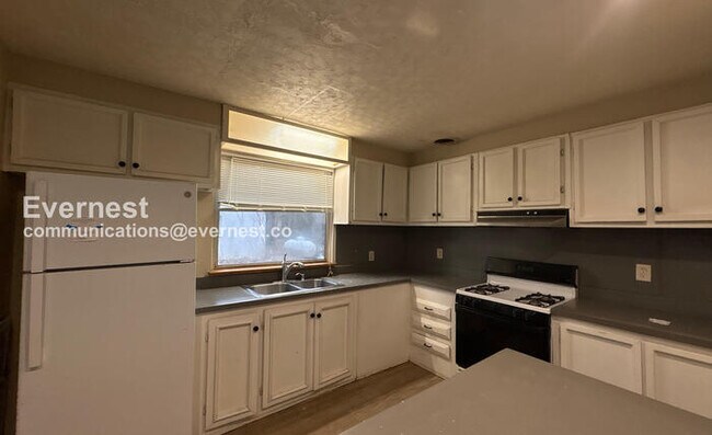 Foto del edificio - 12513 Jerry Dr