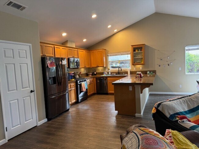 Foto del edificio - 541 Fairchild Ln