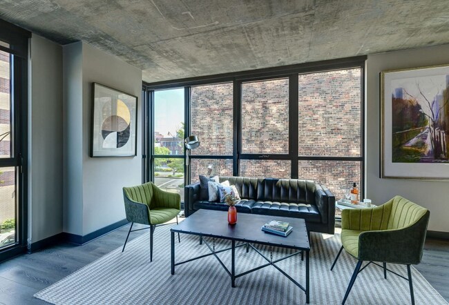 Foto del edificio - 1319 W Lake St
