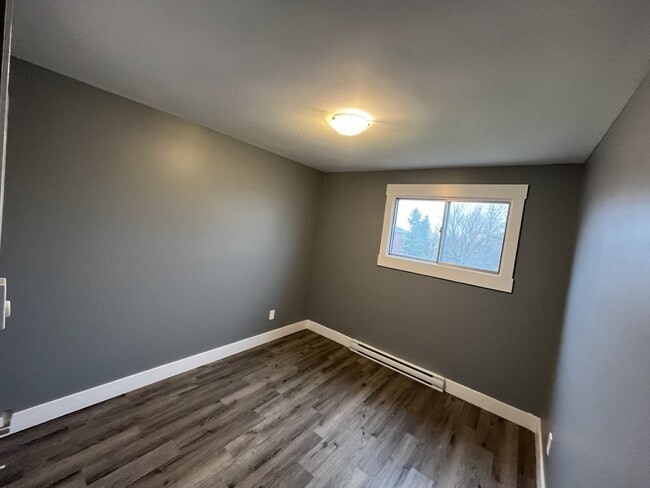 Building Photo - 46 Terris Ave