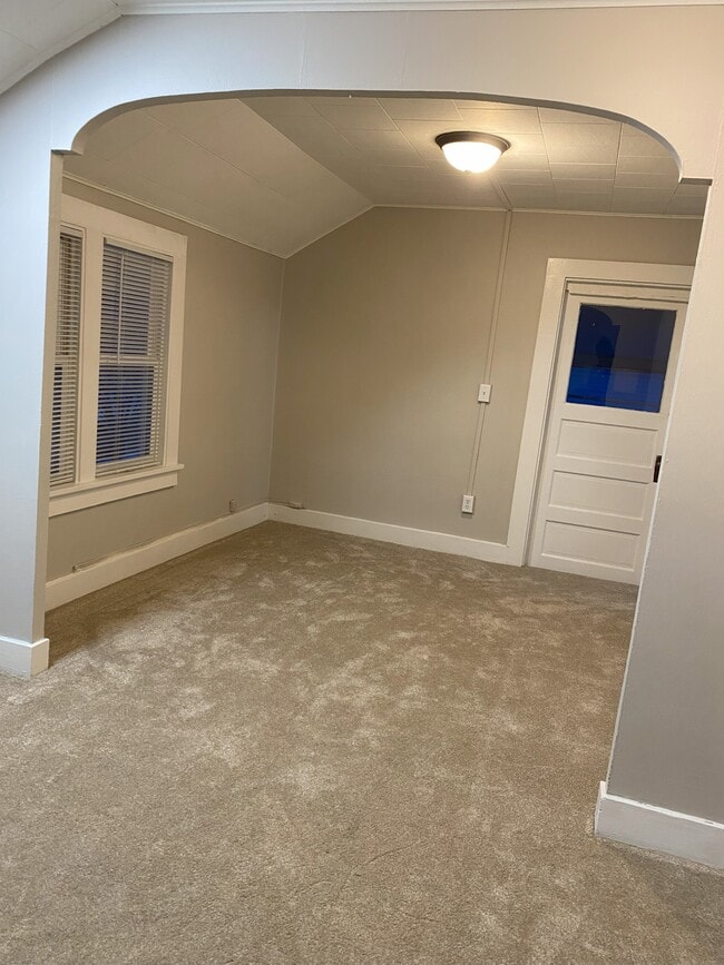 Comedor - 511 E Franklin St