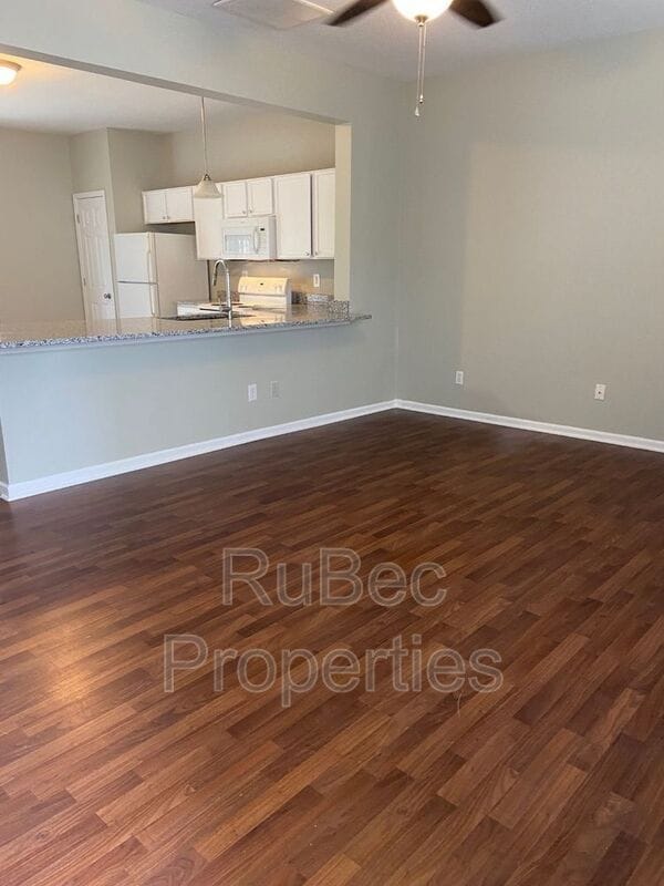 Building Photo - 5309 Esther Ln