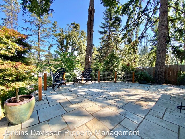 Building Photo - 3 br, 2.5 bath House - 3710 Mohawk Way