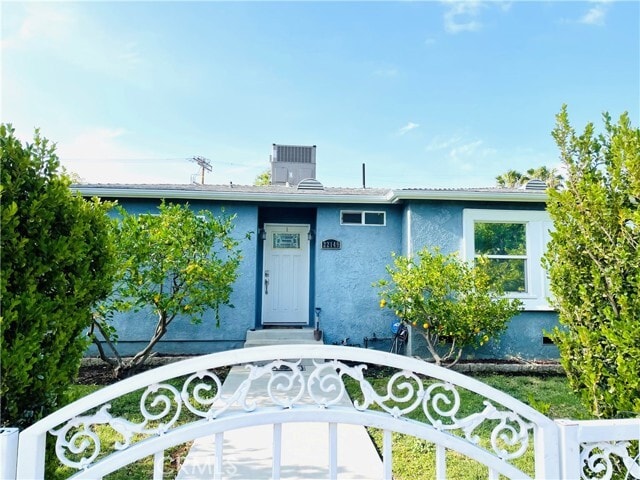 Primary Photo - 22149 Victory Blvd