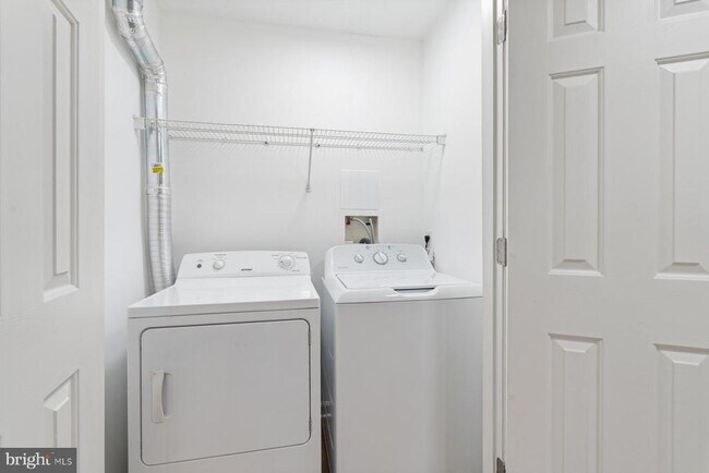 Foto del edificio - 7022 Dasher Farm Ct