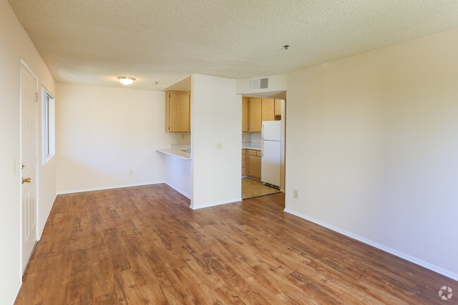 1BR, 1BA - 680 SF - Amberwood Apartments