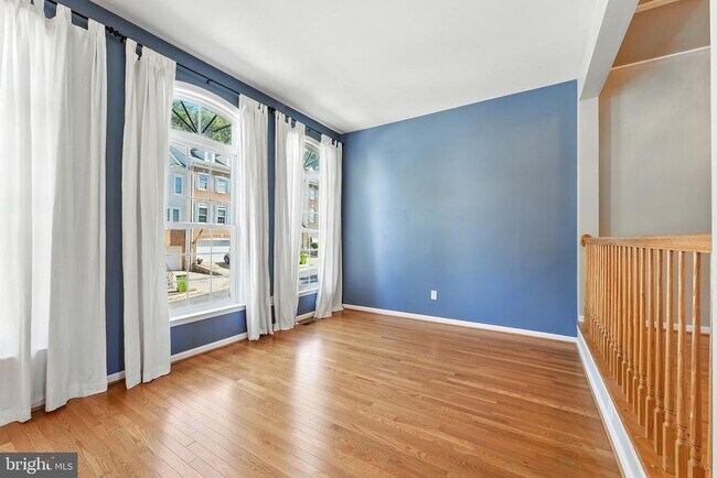 Building Photo - 3363 Beechcliff Dr