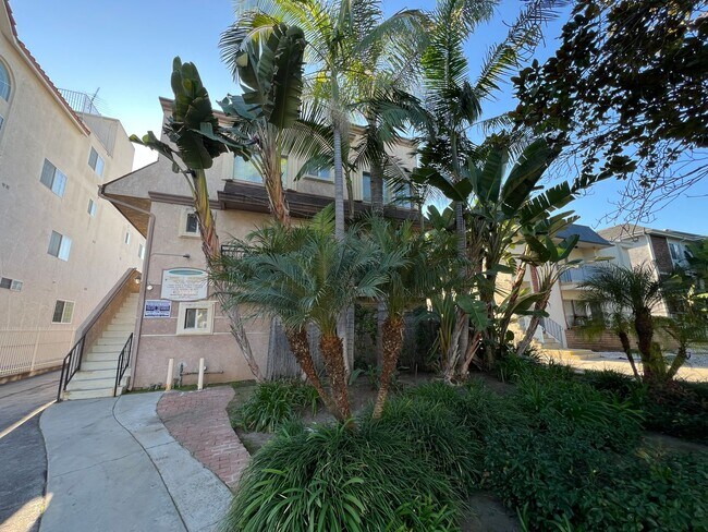 Foto del edificio - 3735 S Canfield Ave