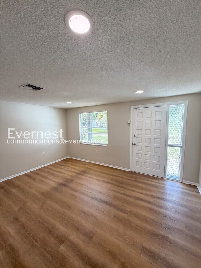 Foto del edificio - Cozy 2 Bed, 1 Bath Home with Patio and Garage | Pet Friendly | Available Now!