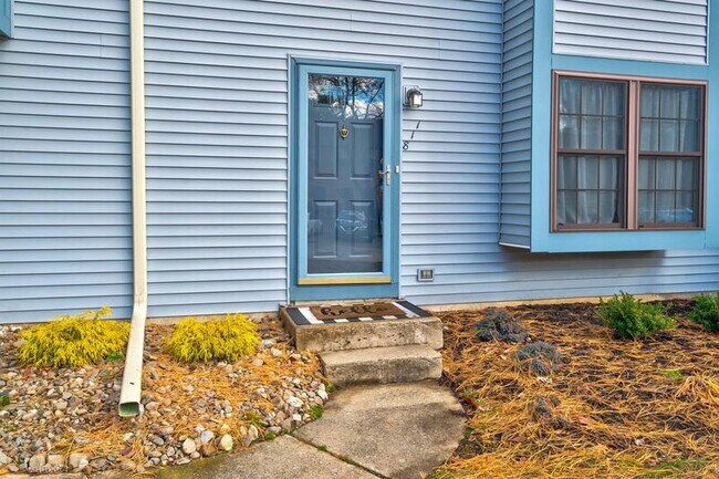 Foto del edificio - 811 Kings Croft Dr