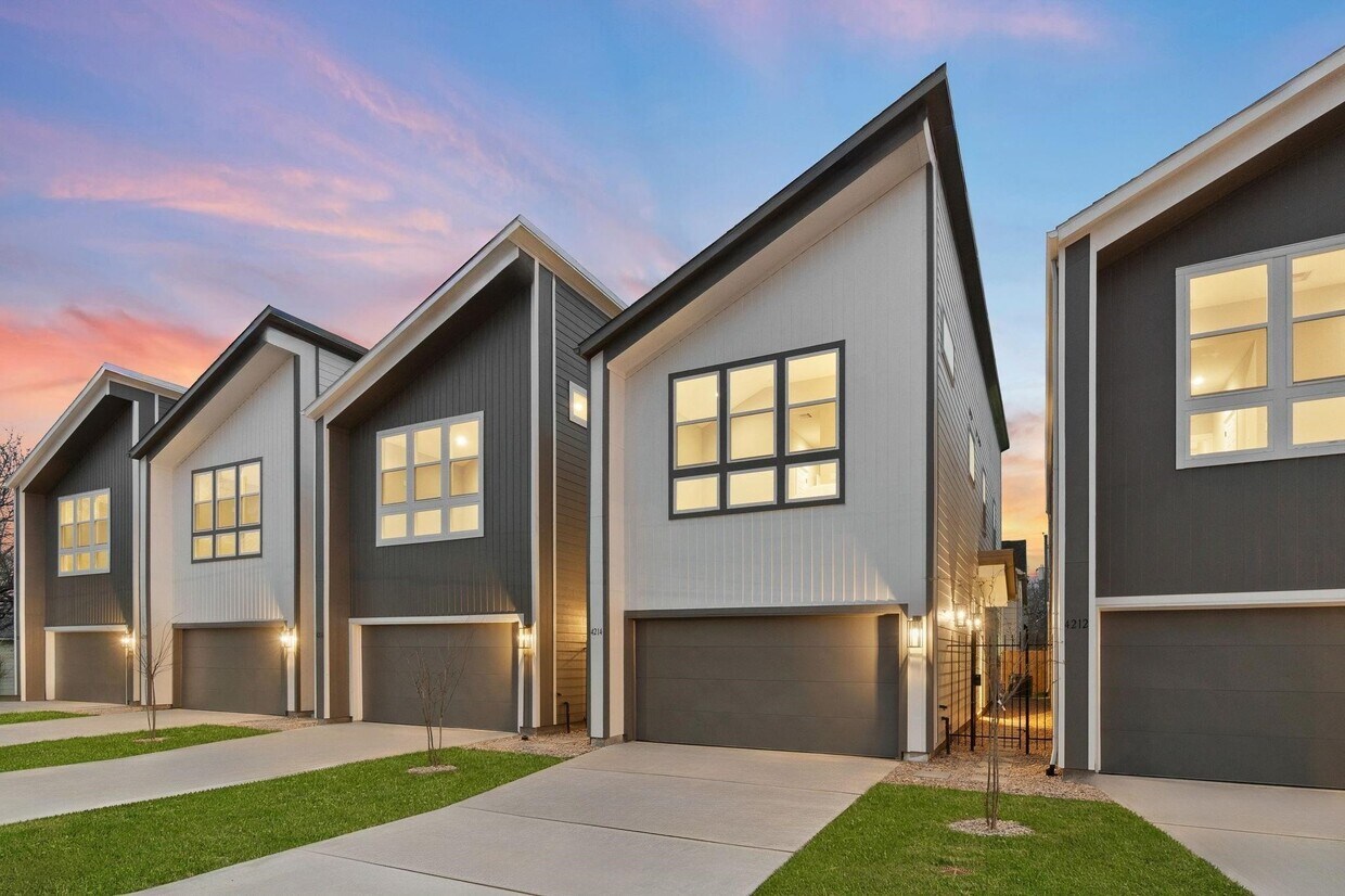 Foto principal - 4210 McKinley St