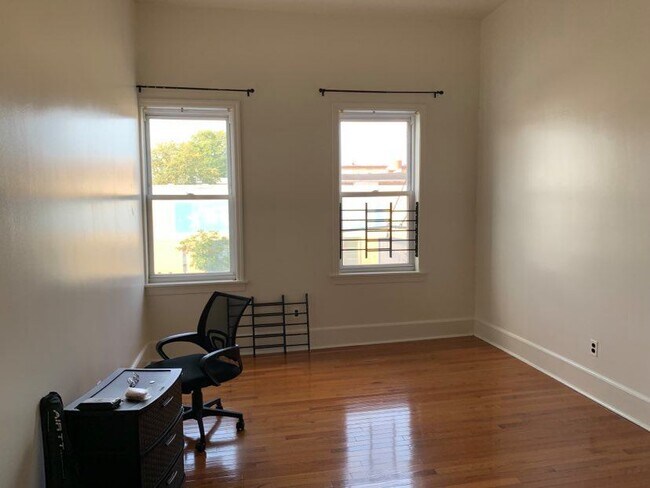 Foto del edificio - 4016 Market St
