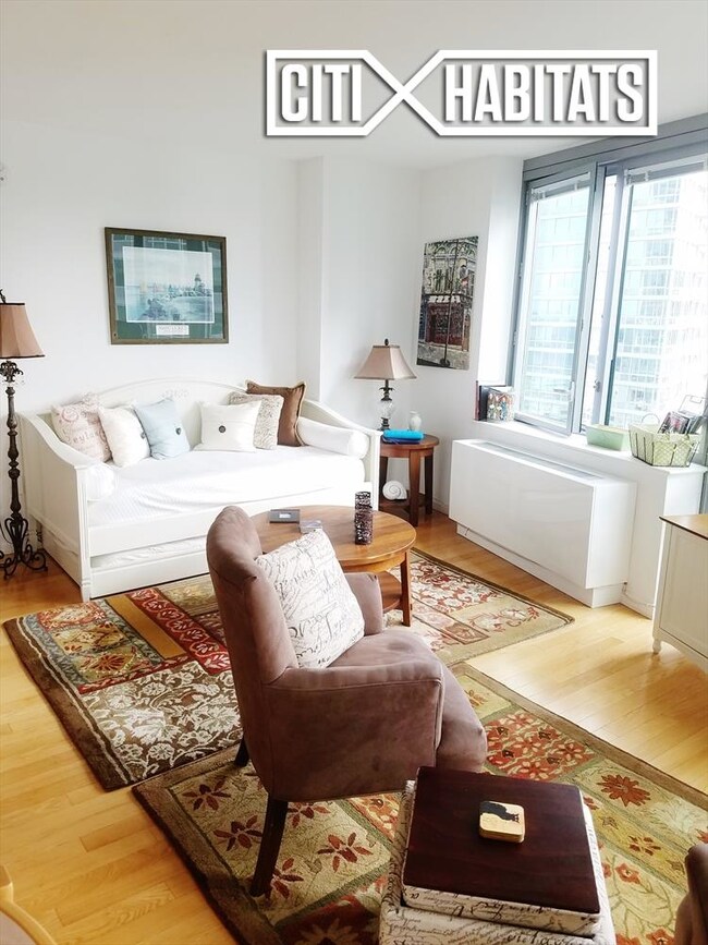 Foto del edificio - 4545 Center Blvd