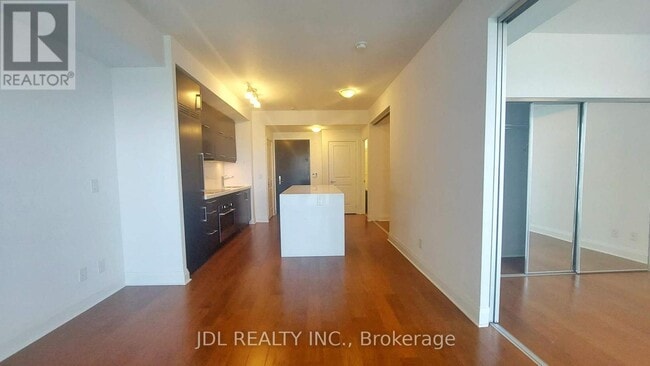Building Photo - 1080 Bay St.