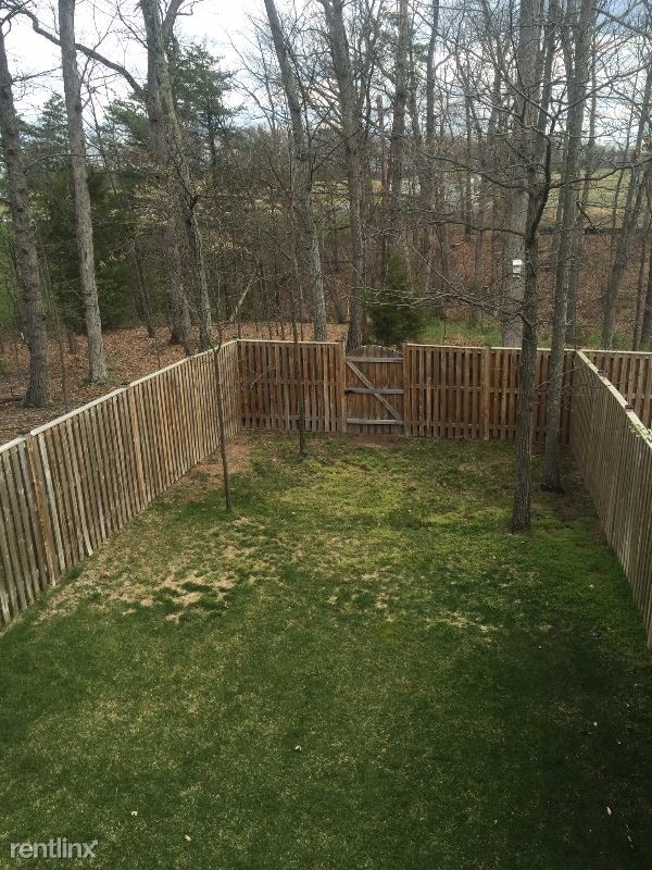 Building Photo - 107 Cheshire Ct