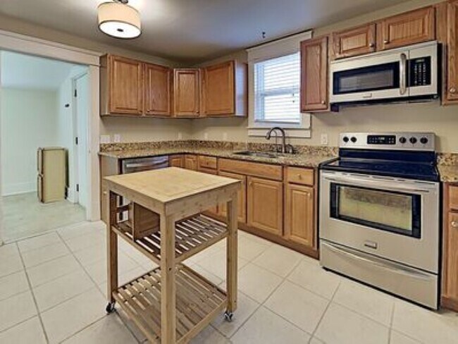 Kitchen - 1128 Cahal Ave