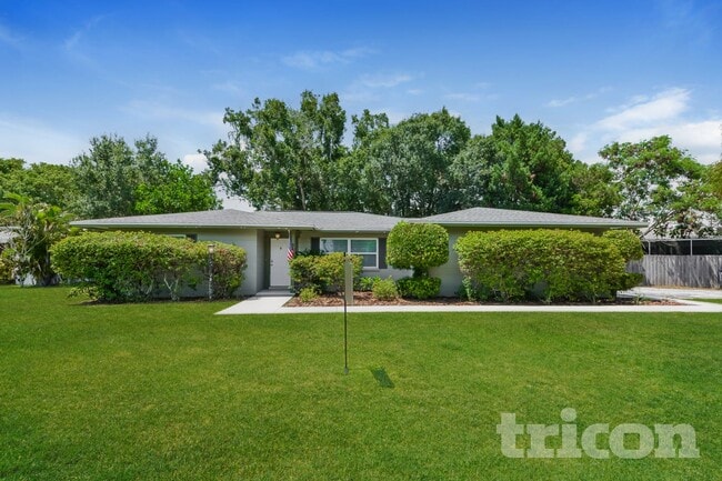 Building Photo - 331 Mendez Dr