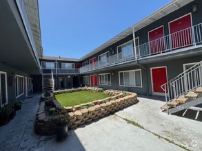 Building Photo - 1725 Lemon Ave