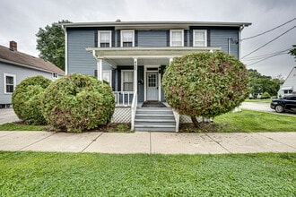 Building Photo - 457 Talma St