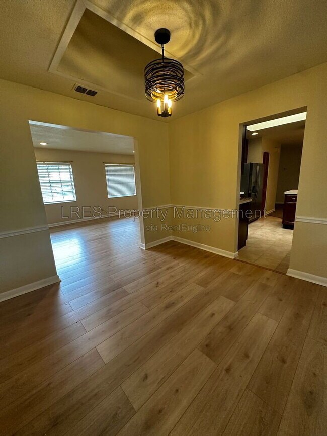 Foto del edificio - 2719 Merrie Oaks Rd