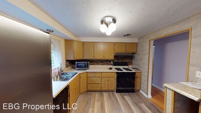 Building Photo - 3 br, 2 bath House - 113 Danube Dr