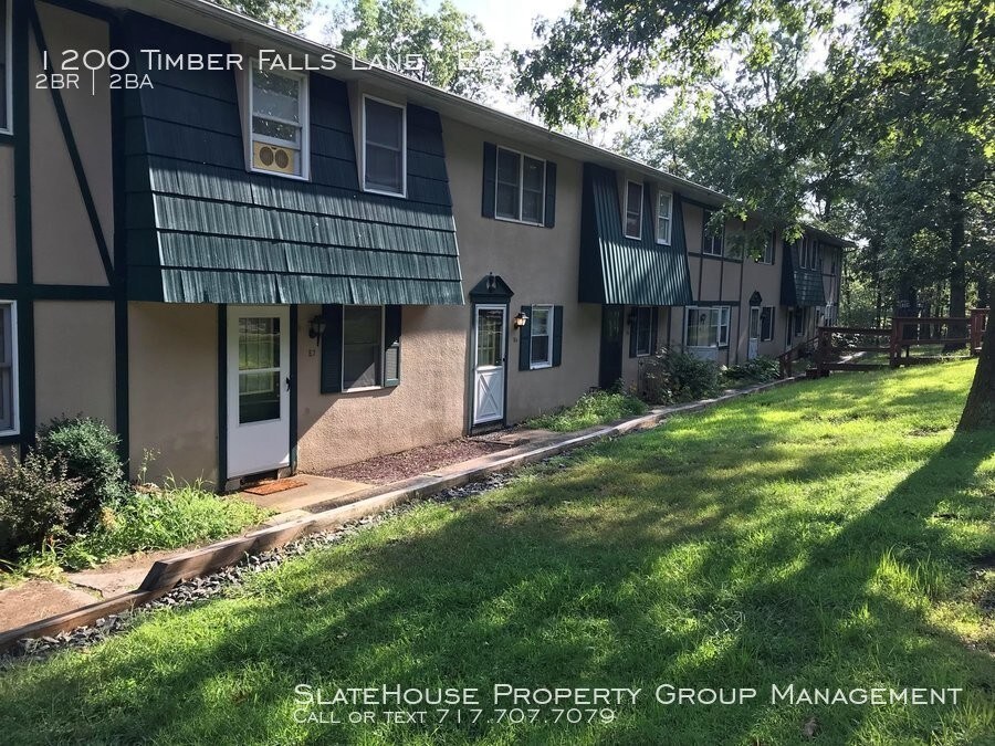 Primary Photo - two bedroom 1 1/2 bath Townhome in Blakely