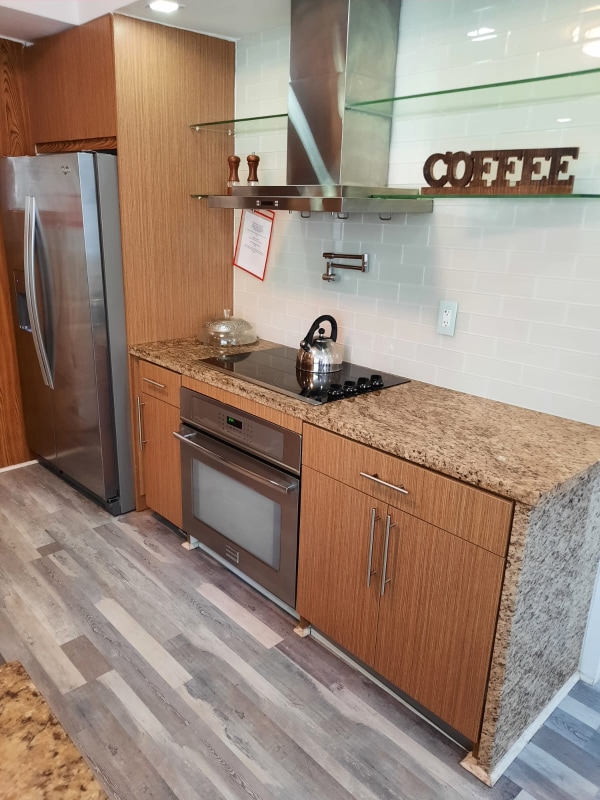 Building Photo - 715 Hollywood Blvd