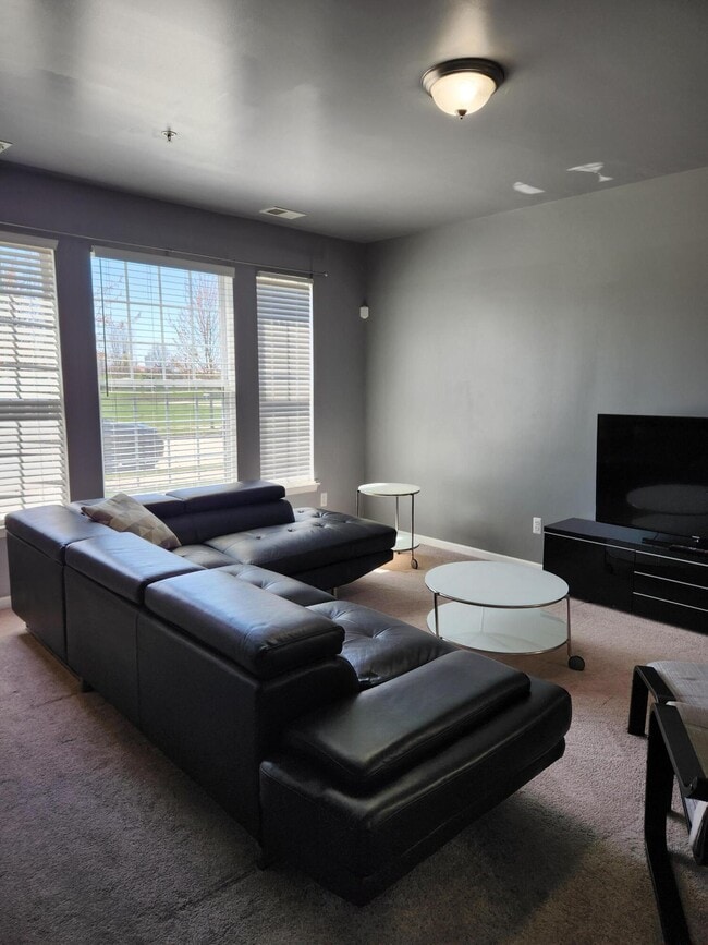 Building Photo - 23668 Northstone Village Dr