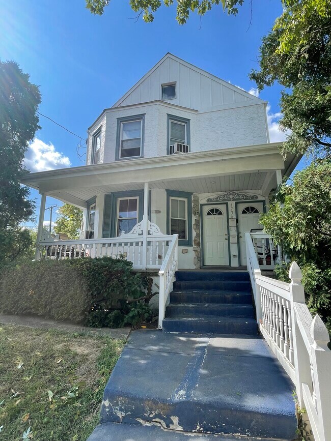 Entrada principal - 1736 Ferndale Ave
