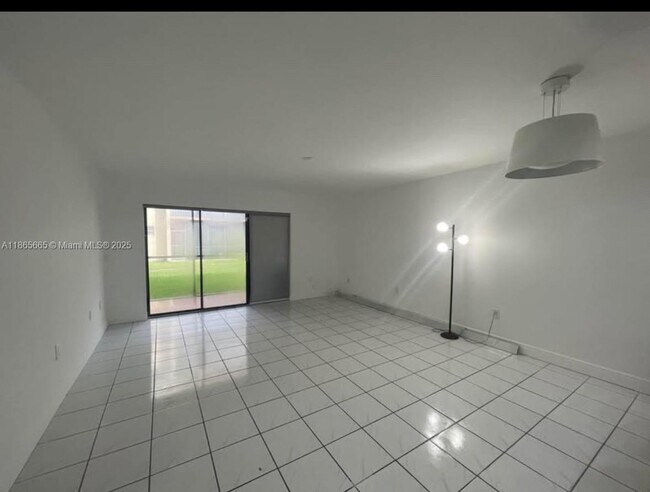 Foto del edificio - 8415 SW 107th Ave